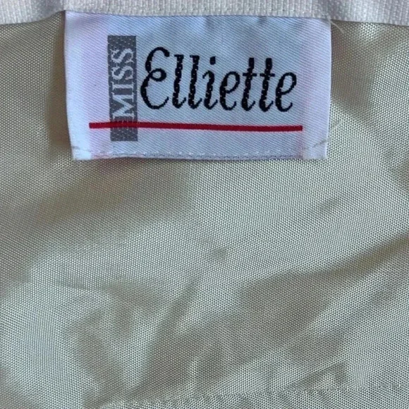 Miss Elliette Vintage Chiffon Lace Ivory Wedding Dress - Picture 14 of 14